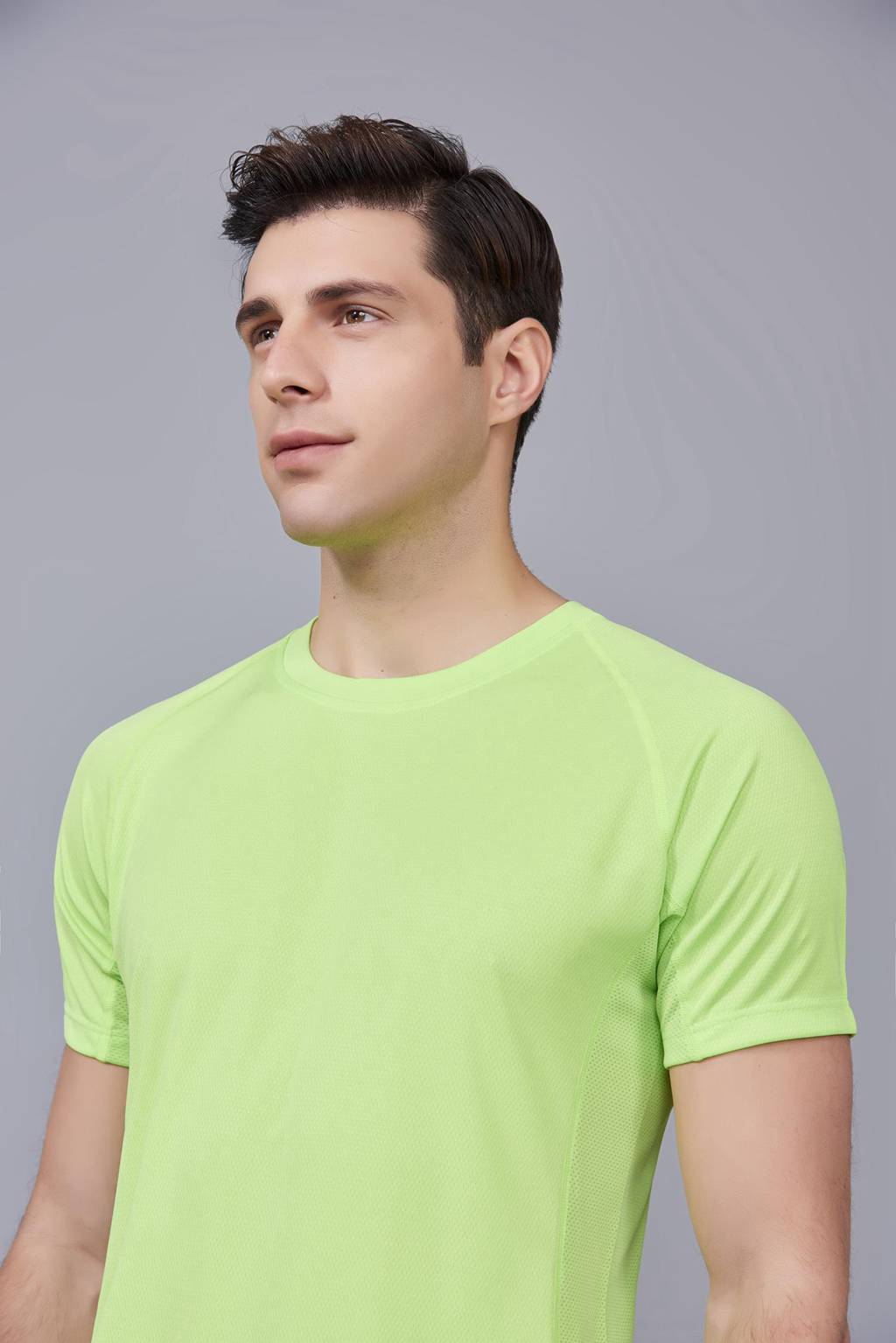 修身運(yùn)動短袖 舒適透氣跑步訓(xùn)練速干T恤-果綠色