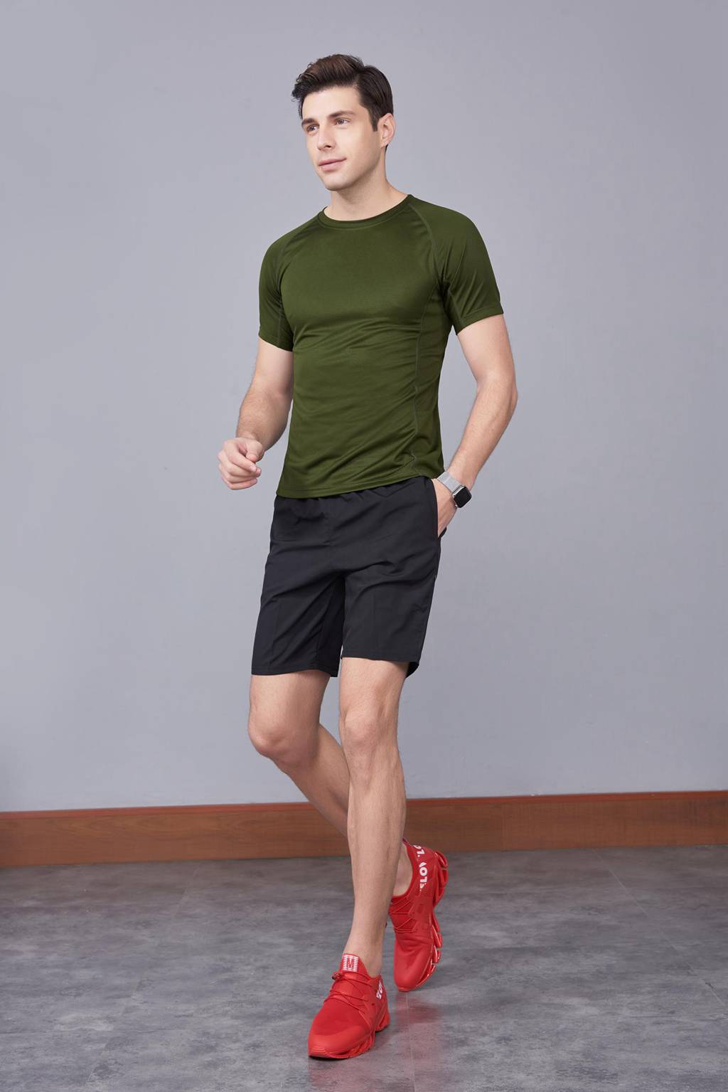 修身運(yùn)動(dòng)短袖 舒適透氣跑步訓(xùn)練速干T恤-軍紅色