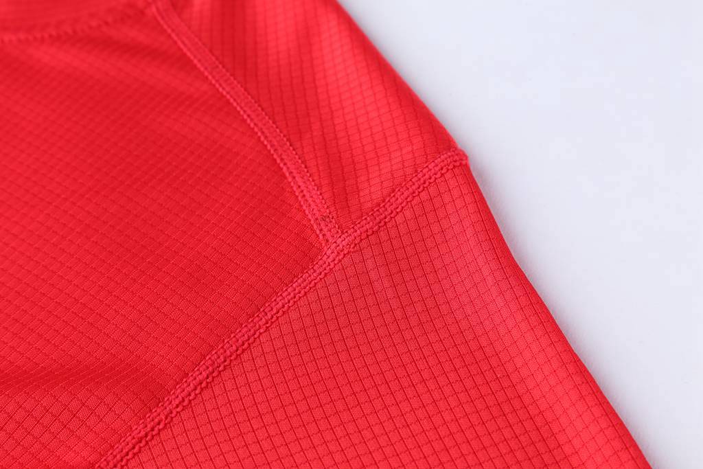 圓領T恤 新款速干T恤3D紅色細節(jié)展示