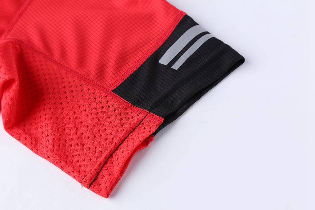 圓領T恤 新款速干T恤3D紅色細節(jié)展示