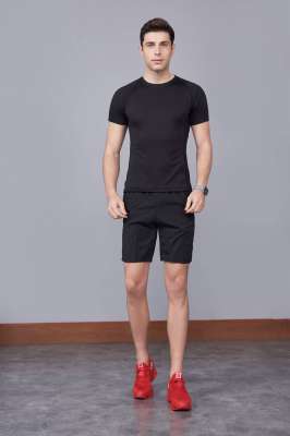 純色T恤  簡約大方經(jīng)典時尚  黑色