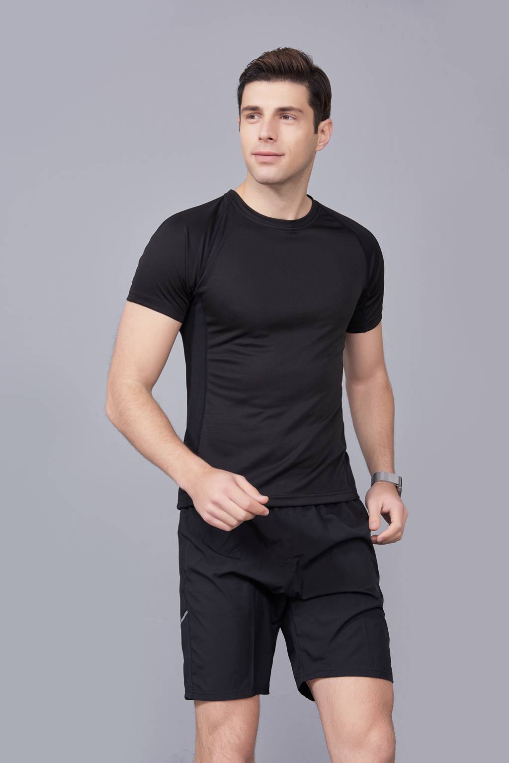 純色T恤  簡(jiǎn)約大方經(jīng)典時(shí)尚  黑色