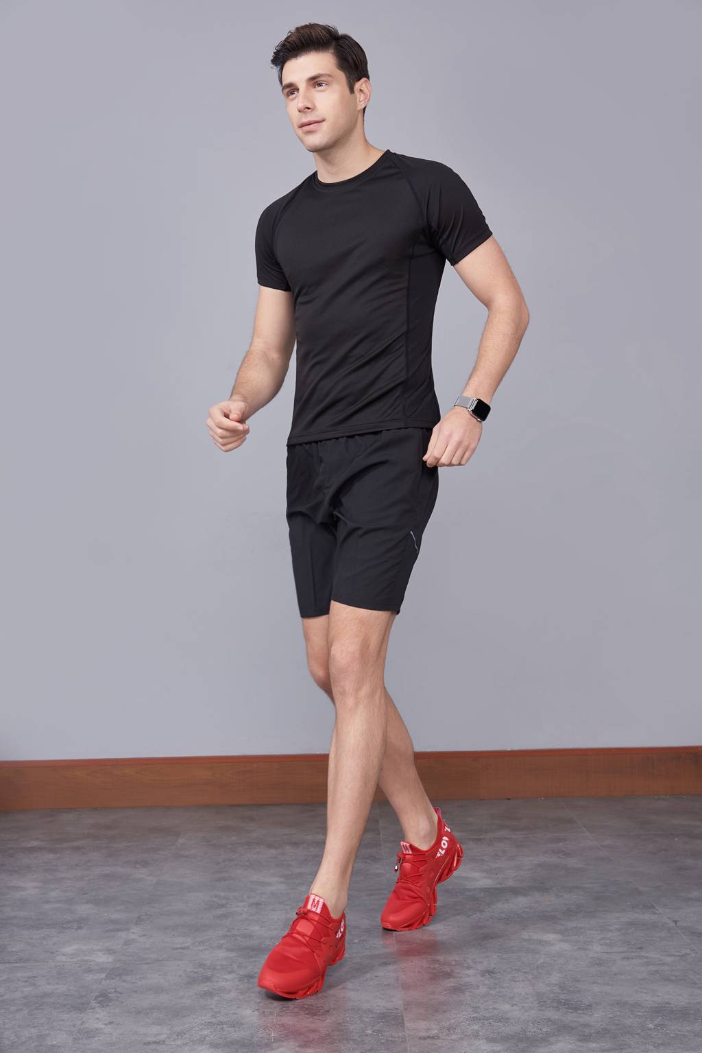 純色T恤  簡(jiǎn)約大方經(jīng)典時(shí)尚  黑色