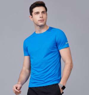 統(tǒng)一給員工定制團體服裝，有什么不同？