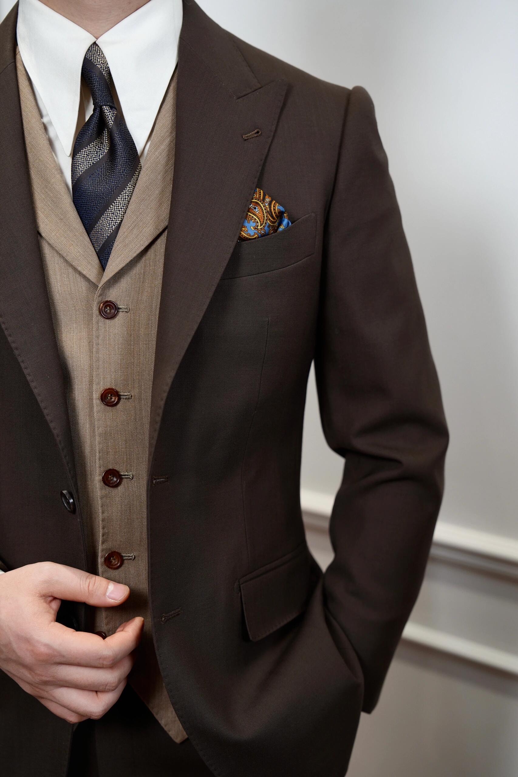 定制襯衫：用「一厘米的偏執(zhí)」重新定義職場與生活的質(zhì)感